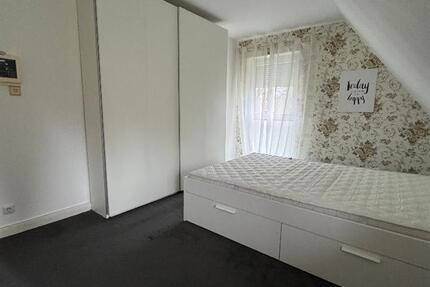 Schönes Zimmer für Azubinen u. Studentinnen 5´er WG im Einfamilienhaus 4 zimmer