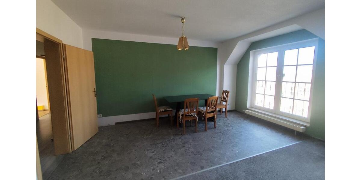 Dachgeschoßwohnung Aue-Bad Schlema Bad Schlema - 4 Zimmer, 115 m&sup2;, 600&euro; | Angebot:25751121