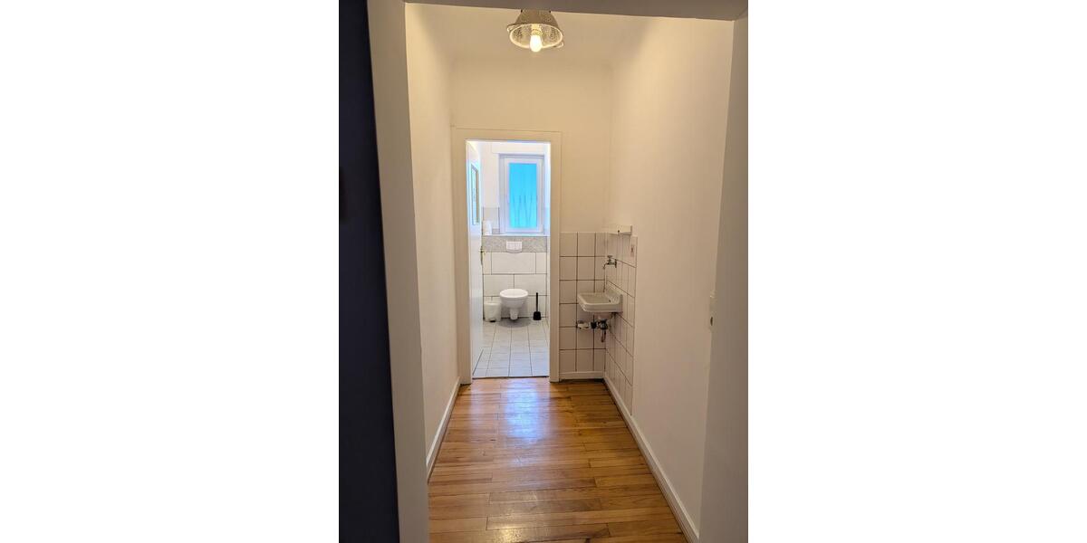 Zentral gelegene 4-Zimmer-Wohnung in SB St. Johann-sofort frei 4 zimmer