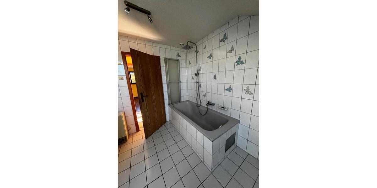 Dachgeschoßwohnung Kraichtal - 3 Zimmer, 80 m&sup2;, 620&euro; | Angebot:25319625