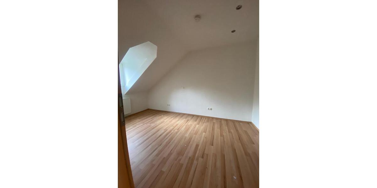 Dachgeschoßwohnung Stolberg (Rheinland) - 2.5 Zimmer, 50 m&sup2;, 570&euro; | Angebot:23762330