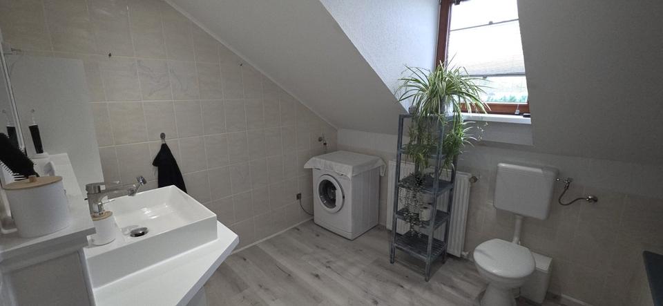 Dachgeschoßwohnung Emsbüren - 4 Zimmer, 125 m&sup2;, 770&euro; | Angebot:25974431