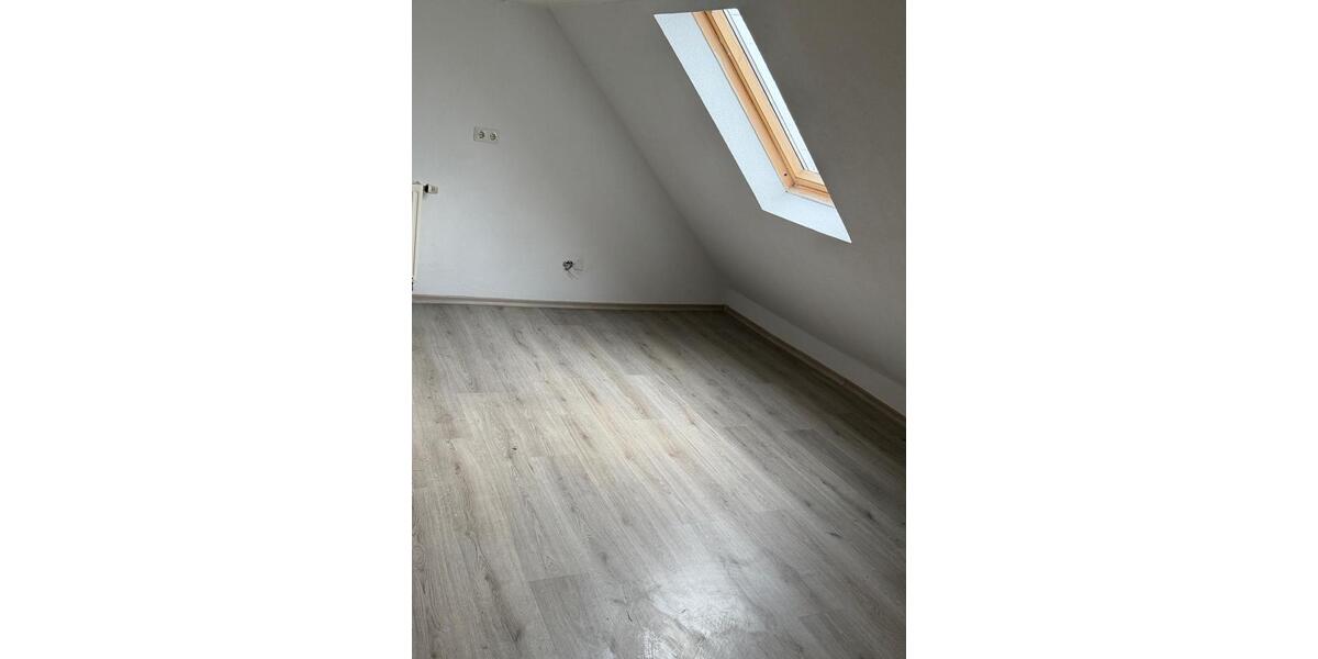 Etagenwohnung Bad Laasphe - 4 Zimmer, 170 m&sup2;, 1.200&euro; | Angebot:24842524