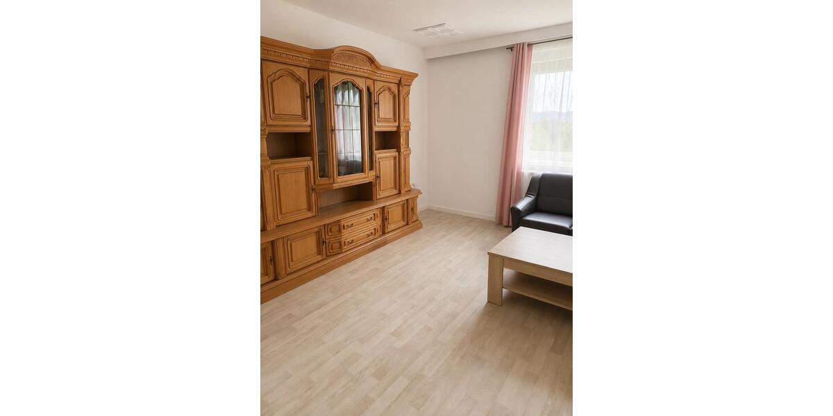 Hochparterre Seifhennersdorf - 3 Zimmer, 58 m&sup2;, 260&euro; | Angebot:26698396
