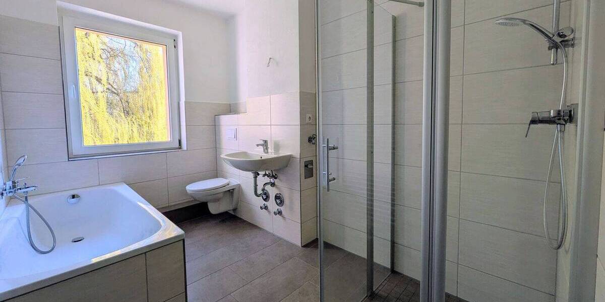 Etagenwohnung Gera Bieblach - 4 Zimmer, 87 m&sup2;, 735&euro; | Angebot:26054665