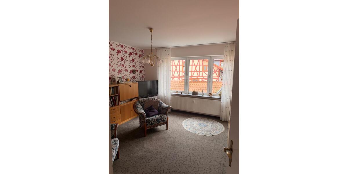 Erdgeschoßwohnung Großalmerode - 7 Zimmer, 141 m&sup2;, 1.100&euro; | Angebot:26535603