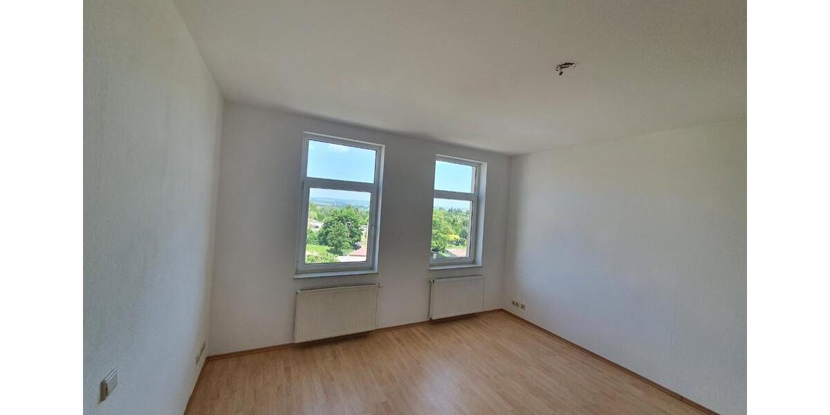 Etagenwohnung Apolda - 4 Zimmer, 98 m&sup2;, 870&euro; | Angebot:24672572