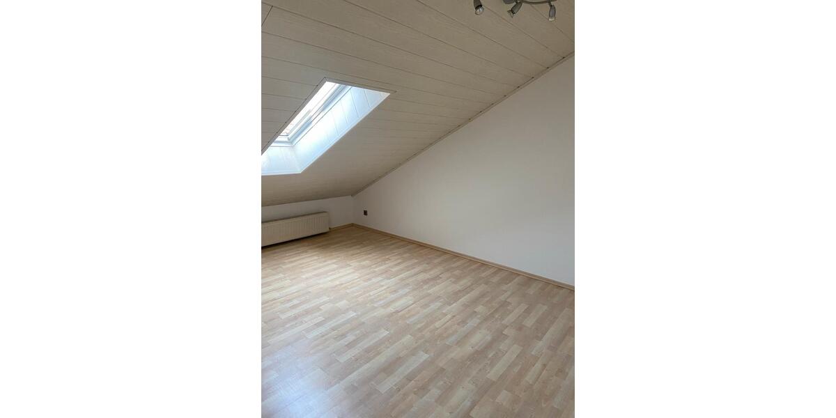 Dachgeschoßwohnung Luhe-Wildenau Wildenau - 3 Zimmer, 109 m&sup2;, 950&euro; | Angebot:25406667