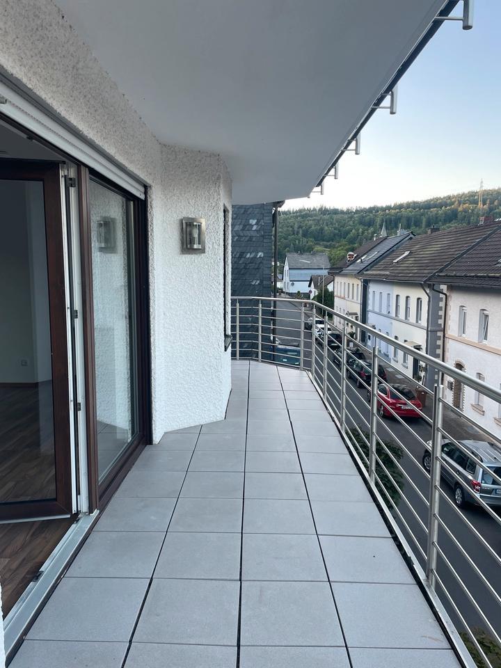Schöne 2-ZKB-EinliegerWohnung mit Balkon und EBK in Mudersbach