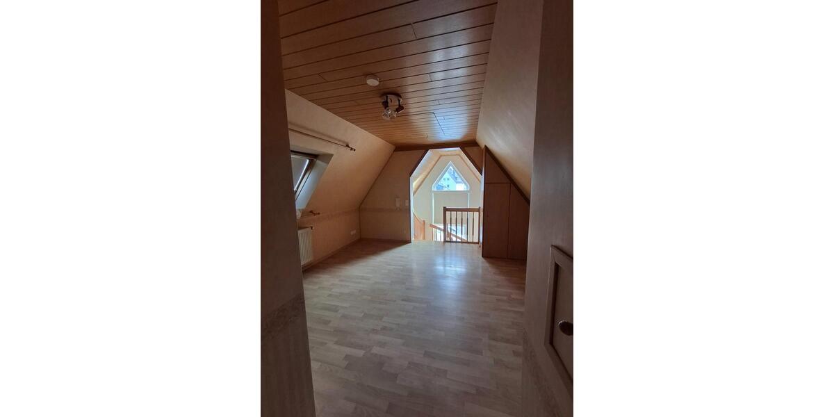 Dachgeschoßwohnung Sohren - 5 Zimmer, 115 m&sup2;, 750&euro; | Angebot:26123490