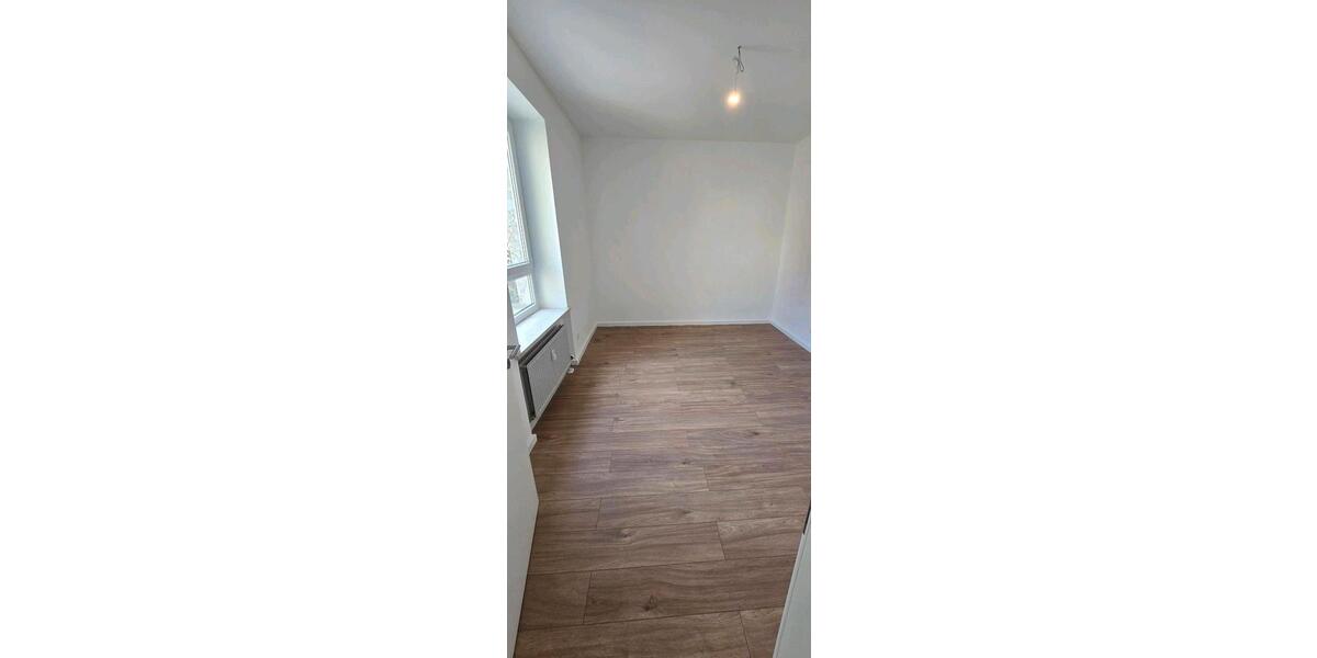 Etagenwohnung Landshut Landshut-West - 3 Zimmer, 3 m&sup2;, 860&euro; | Angebot:25417772