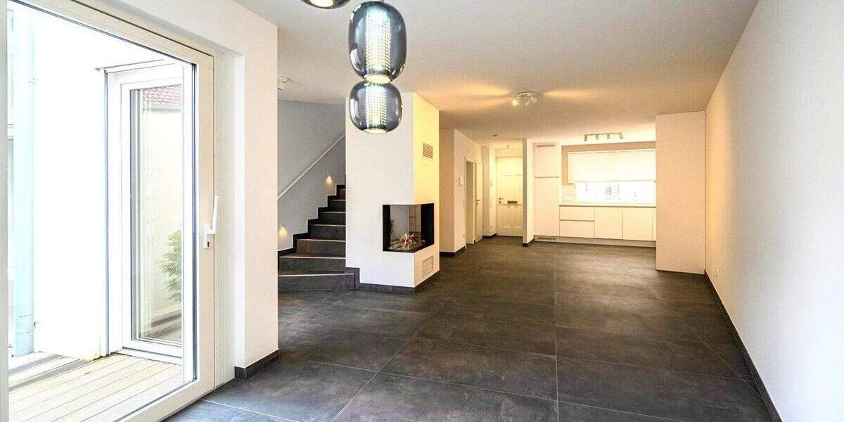 Mehrfamilienhaus, Wohnhaus Hilden - 3 Zimmer, 122 m&sup2;, 2.340&euro; | Angebot:23958854