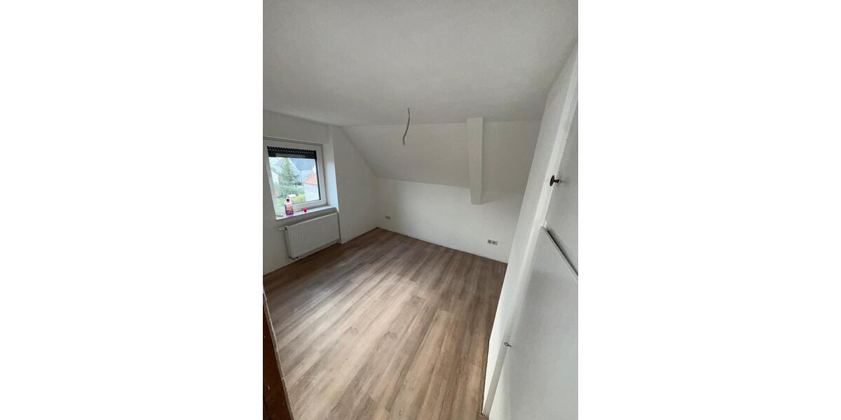 Maisonettenwohnung Linden - 3.5 Zimmer, 95 m&sup2;, 1.120&euro; | Angebot:26615127