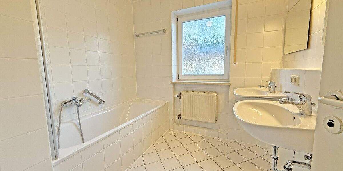 Doppelhaushälfte Neuried - 6 Zimmer, 135 m&sup2;, 2.820&euro; | Angebot:24656010