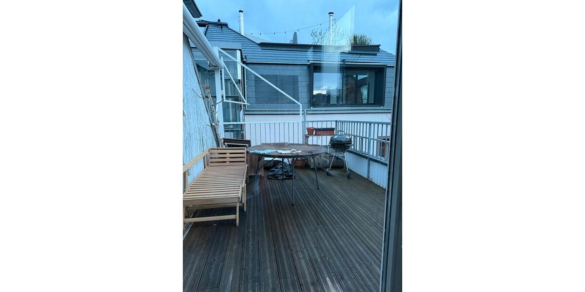 Dachgeschoßwohnung Frankfurt am Main Bockenheim - 3.5 Zimmer, 100 m&sup2;, 1.900&euro; | Angebot:25055628