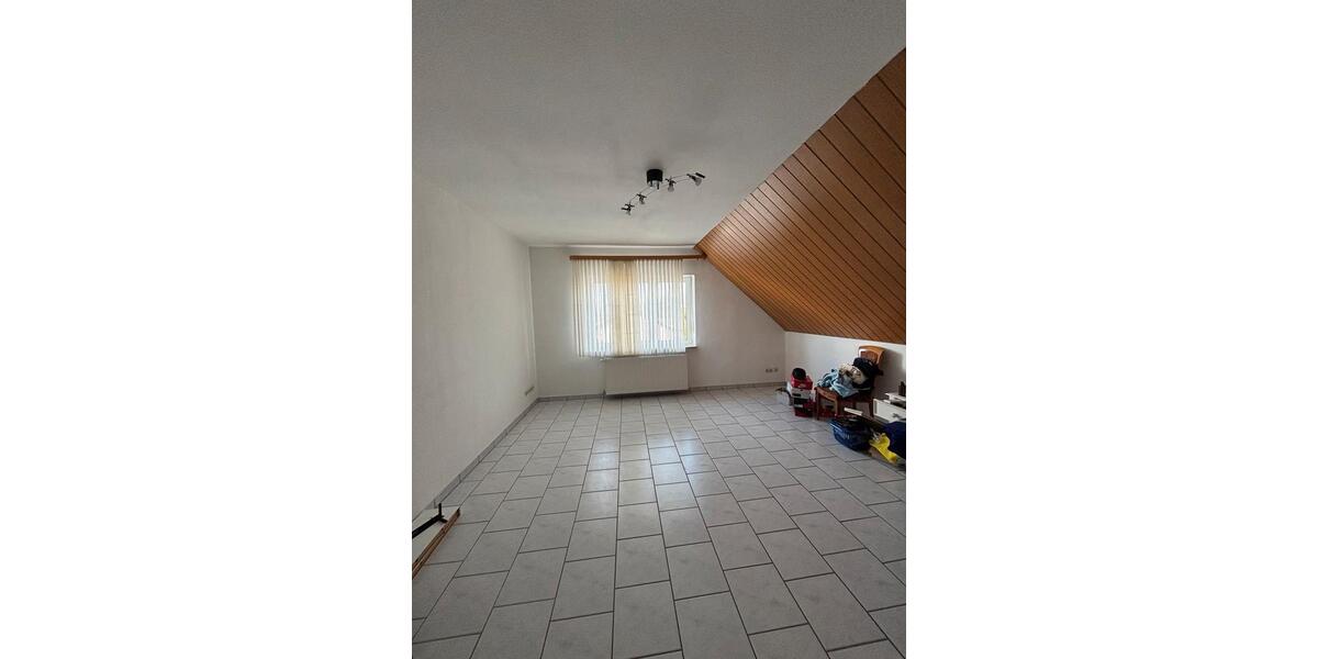 Dachgeschoßwohnung Fernwald - 5 Zimmer, 85 m&sup2;, 1.200&euro; | Angebot:26640373