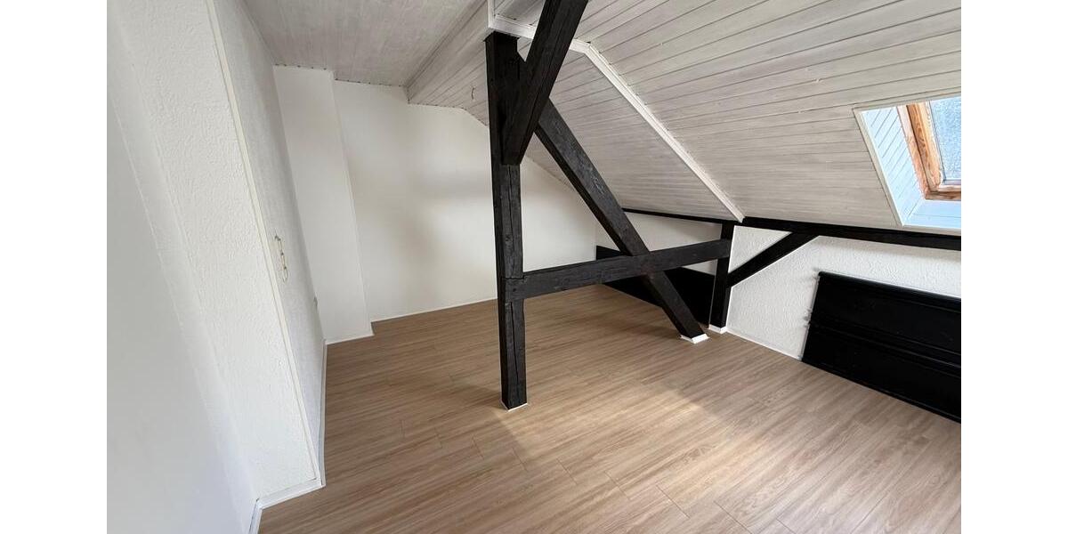 Dachgeschoßwohnung Greiz - 3 Zimmer, 65 m&sup2;, 325&euro; | Angebot:26070754