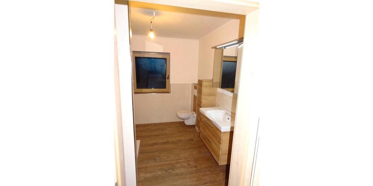 Etagenwohnung Schöfweg - 4 Zimmer, 130 m&sup2;, 800&euro; | Angebot:26367728