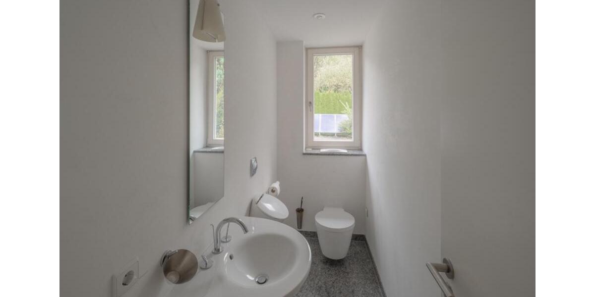 Außergewöhnliche Wohnung an bester Lage 6 zimmer