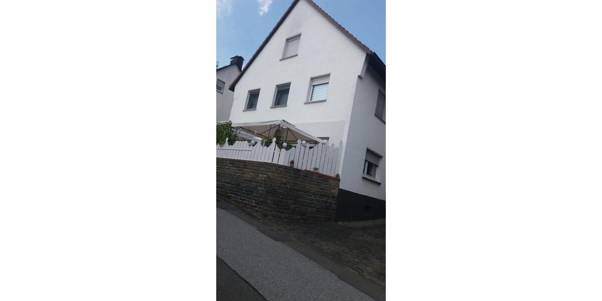 4-Zimmer Wohnung mit großer Terrasse in Gummersbach Niederseßmar 4 zimmer