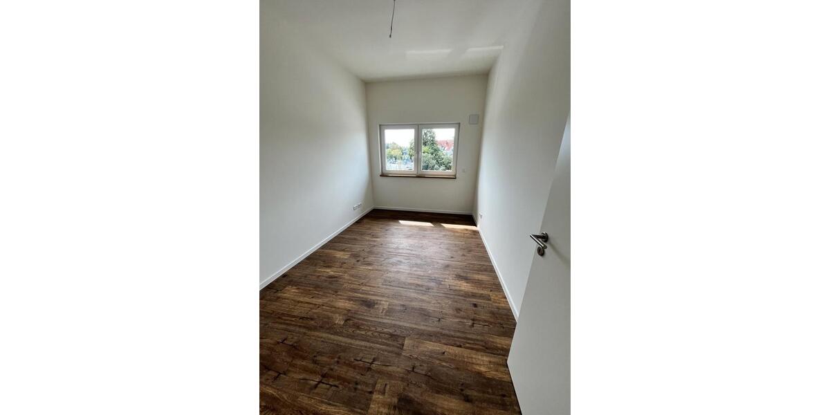 Etagenwohnung Nauen - 4 Zimmer, 90 m&sup2;, 1.330&euro; | Angebot:26646412