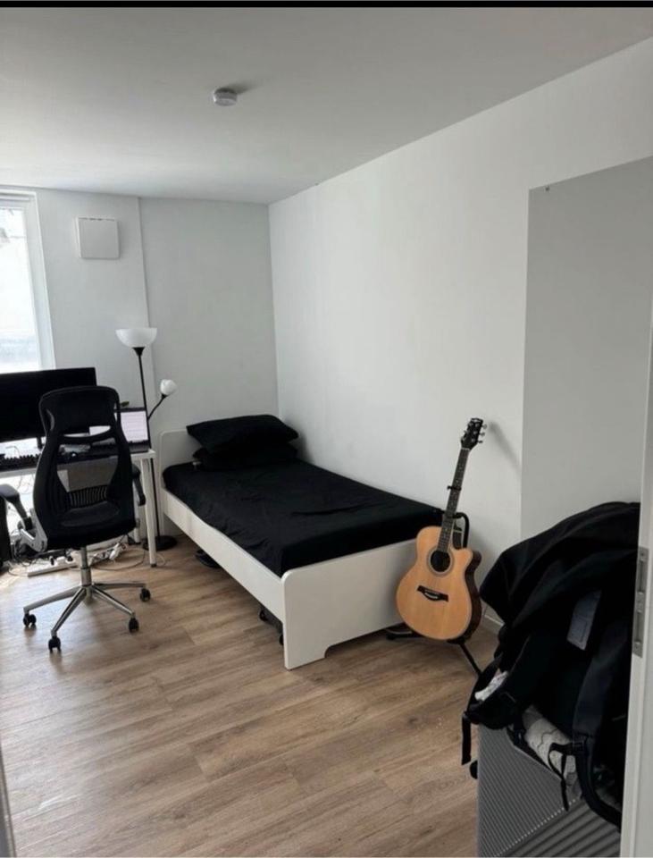 Long Term WG Zimmer in Münchner Freiheit with KVR