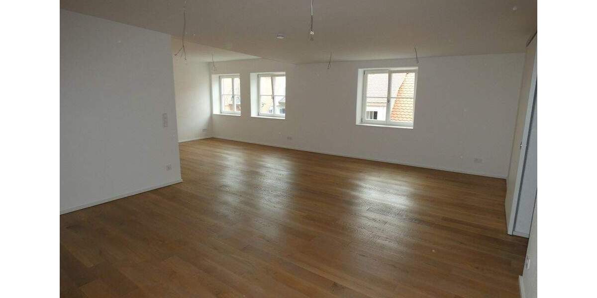 Etagenwohnung Dinkelsbühl - 2 Zimmer, 90 m&sup2;, 855&euro; | Angebot:23965119