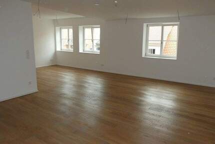 Wohnung Dinkelsbühl - 2 Zimmer, 90 m&sup2;, 855&euro; | Angebot:23965119
