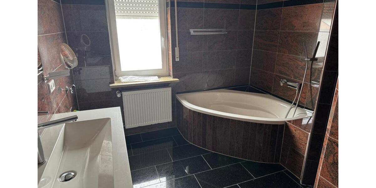 Einfamilienhaus Gunzenhausen - 3 Zimmer, 120 m&sup2;, 1.200&euro; | Angebot:26084558