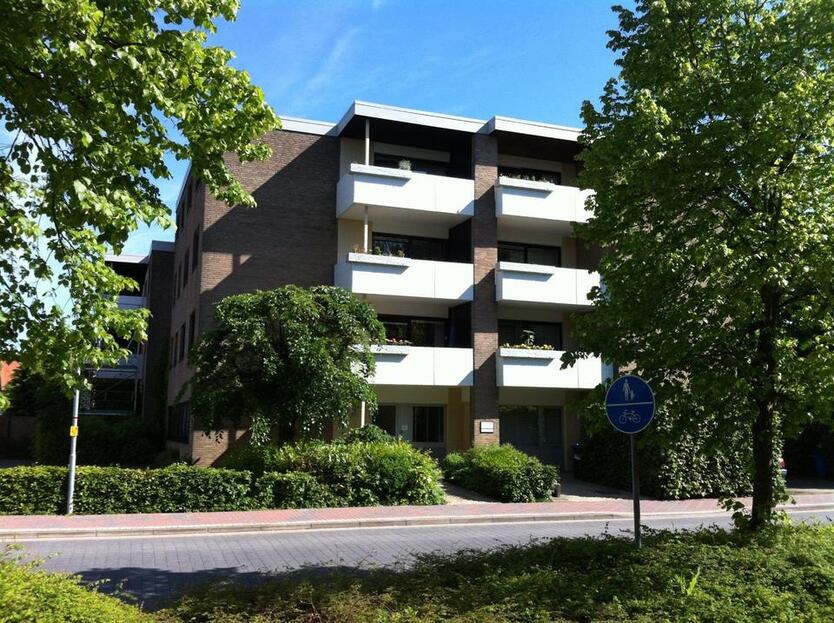 4 Zimmer Küche Bad GästeWC Abstellraum Loggia Keller Stellplatz