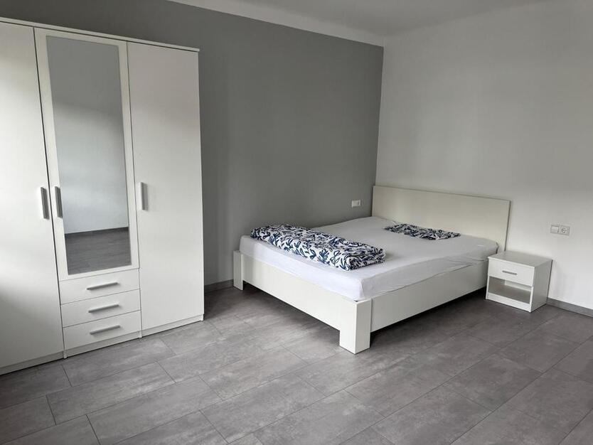 Zimmer mit Wlan, Gästeküche, EtagenDuscheWC, extra Wc, Waschmaschine, Trockner und Parkplatz