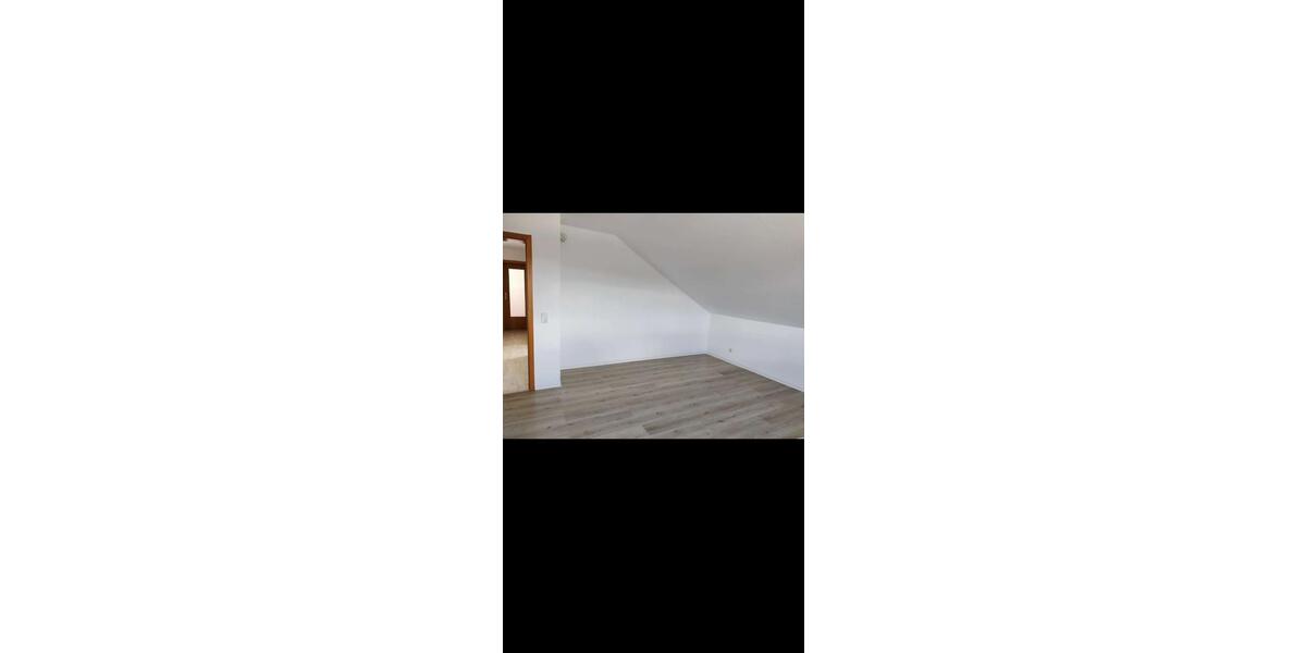 Dachgeschoßwohnung Wöllstein - 3.5 Zimmer, 75 m&sup2;, 920&euro; | Angebot:25791010