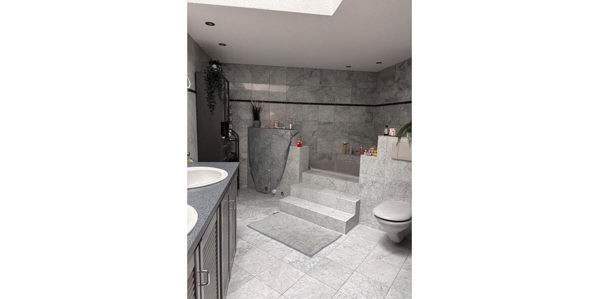 Etagenwohnung Schallstadt - 5 Zimmer, 185 m&sup2;, 2.450&euro; | Angebot:26615326