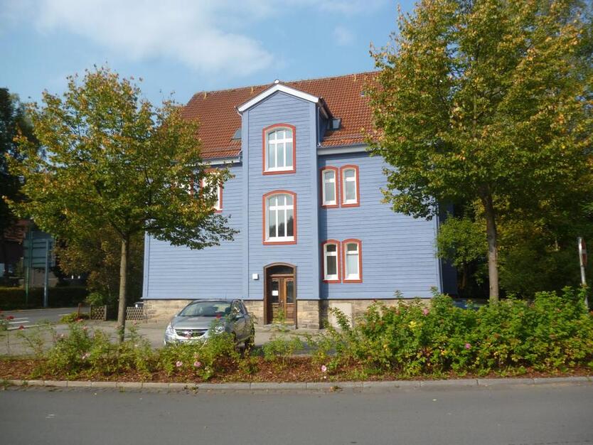 Teilrenovierte 2-Zimmer-Whg. mit neuer Einbauküche