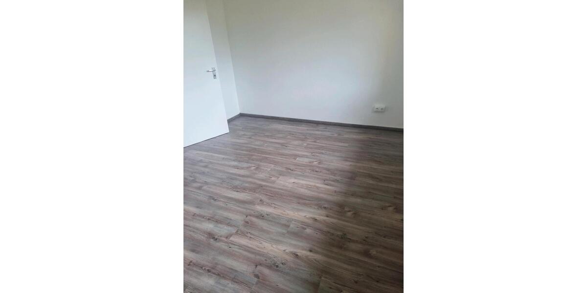 Etagenwohnung Schwarzenbach am Wald - 4 Zimmer, 100 m&sup2;, 595&euro; | Angebot:24784783