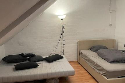 Untermieter für Februar ( 3 er ) Wg Zimmer auf der Lister Meile 22 zimmer