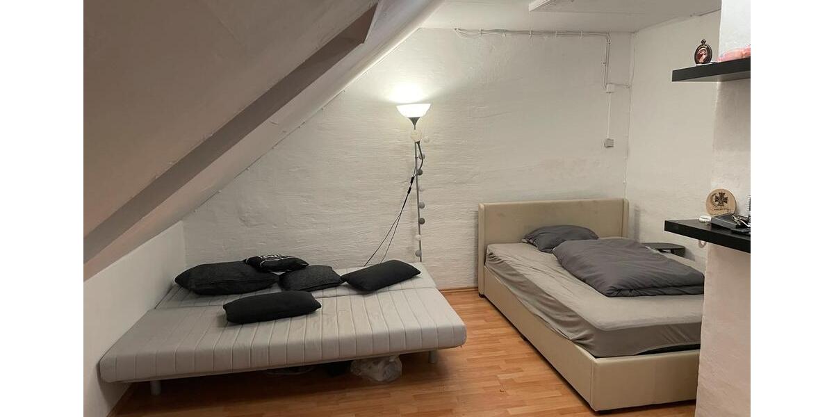 Untermieter für Februar ( 3 er ) Wg Zimmer auf der Lister Meile 22 zimmer