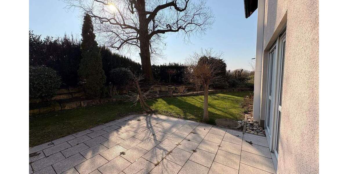 Etagenwohnung Nürnberg Gaismannshof - 4 Zimmer, 145 m&sup2;, 2.000&euro; | Angebot:25999687