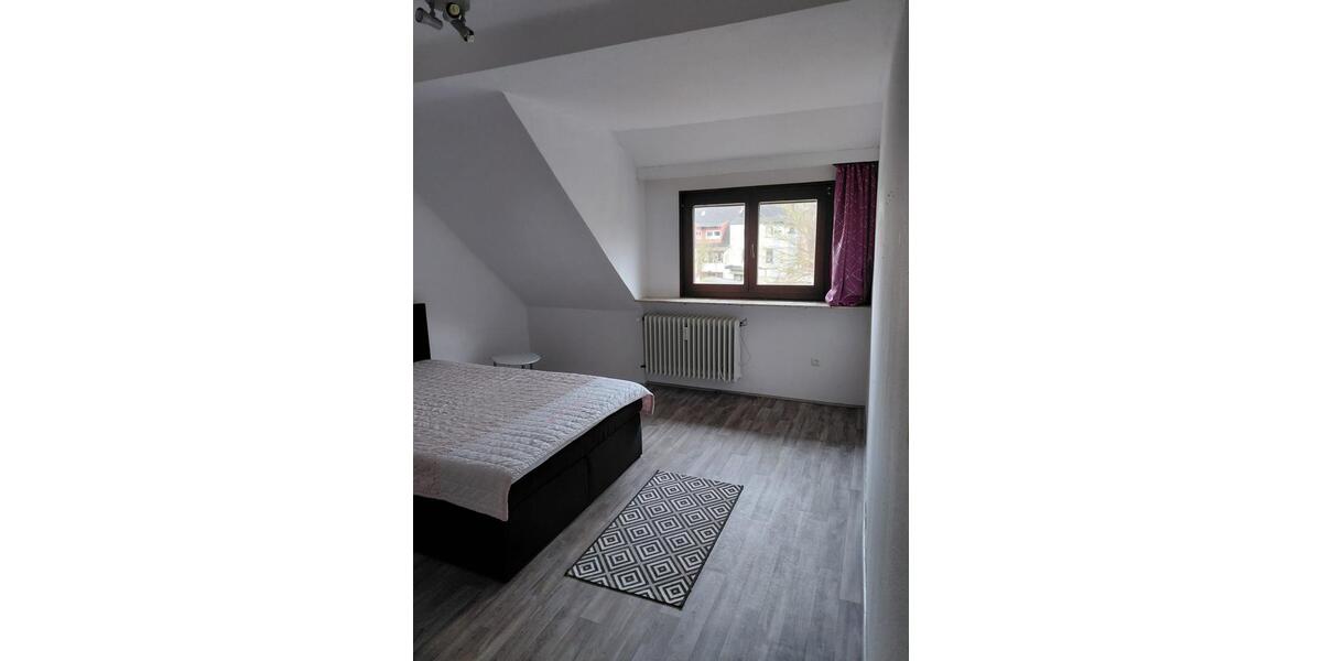 Dachgeschoßwohnung Dillingen (Saar) - 1 Zimmer, 100 m&sup2;, 1.050&euro; | Angebot:24796290
