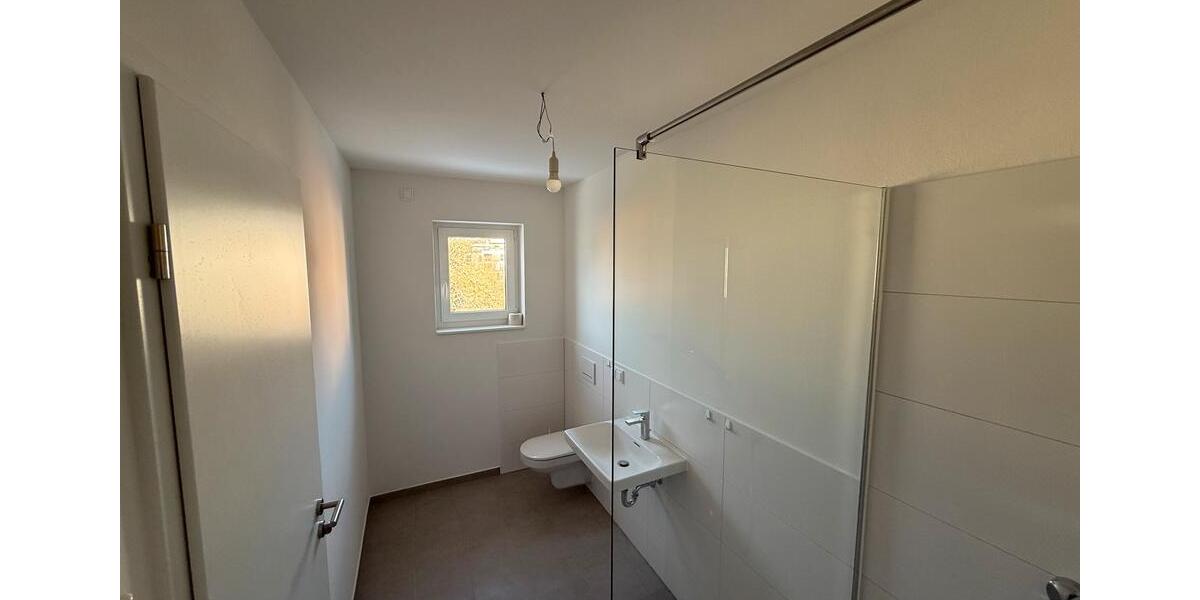 Etagenwohnung Petersberg - 3 Zimmer, 83 m&sup2;, 1.100&euro; | Angebot:24865742