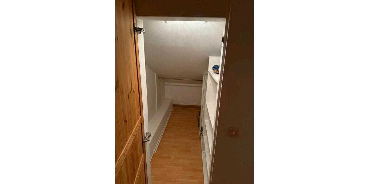 Dachgeschoßwohnung Hofbieber - 3 Zimmer, 100 m&sup2;, 850&euro; | Angebot:23717072