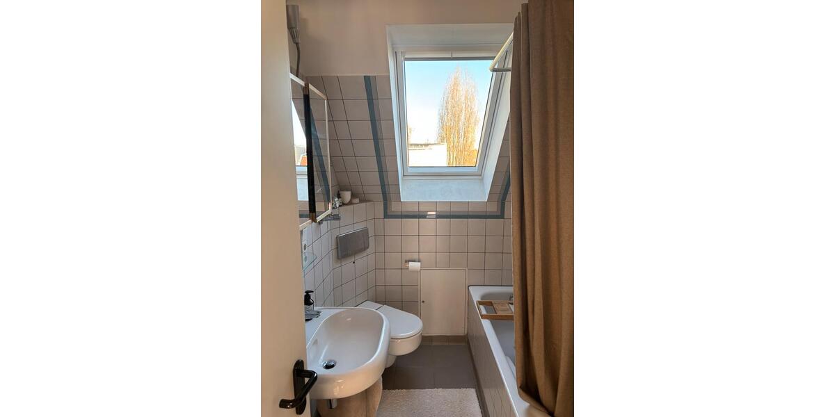 Dachgeschoßwohnung Berlin Charlottenburg-Wilmersdorf - 2 Zimmer, 55 m&sup2;, 1.400&euro; | Angebot:26358163