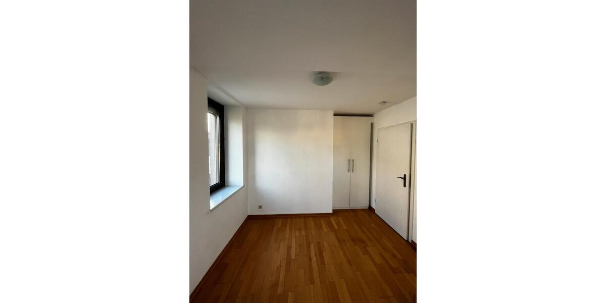 Dachgeschoßwohnung Saarbrücken St. Arnual - 3 Zimmer, 70 m&sup2;, 450&euro; | Angebot:25636583