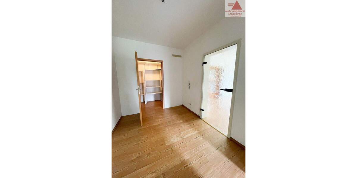 Etagenwohnung Aue Aue - 2 Zimmer, 63 m&sup2;, 400&euro; | Angebot:24452927