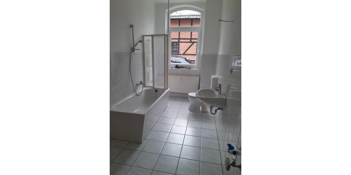 Erdgeschoßwohnung Parchim - 2 Zimmer, 73 m&sup2;, 410&euro; | Angebot:25339381