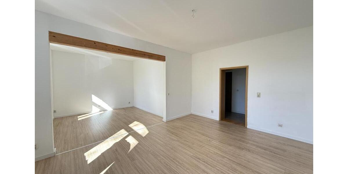 Erdgeschoßwohnung Plauen Bahnhofsvorstadt - 4 Zimmer, 110 m&sup2;, 605&euro; | Angebot:26533102