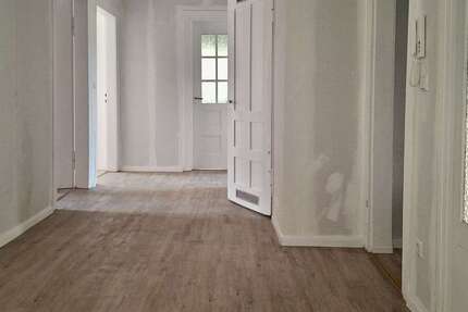 Wohnung Esslingen am Neckar - 3 Zimmer, 101 m&sup2;, 1.200&euro; | Angebot:27252963