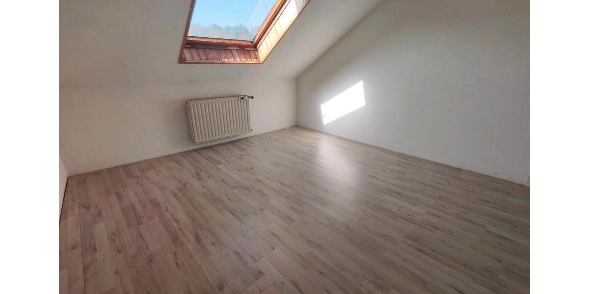 Dachgeschoßwohnung Stolberg (Rheinland) - 1 Zimmer, 45 m&sup2;, 390&euro; | Angebot:25405164