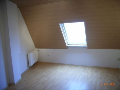 2-Zimmer-Mansarden-Mietwohnung in 97464 Niederwerrn (ID 590) - Dachgeschoßwohnung Niederwerrn Niederwerrn | Angebot:27150812
