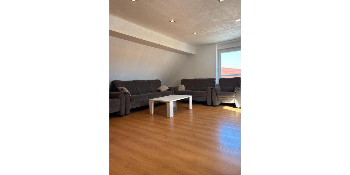 Dachgeschoßwohnung Hechingen - 3 Zimmer, 80 m&sup2;, 750&euro; | Angebot:25267181